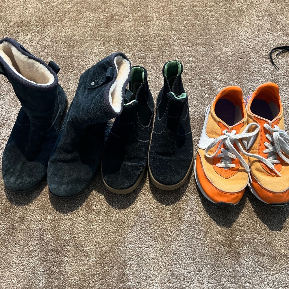 COPY - Boys shoes lot size 3. Ugg and Nike